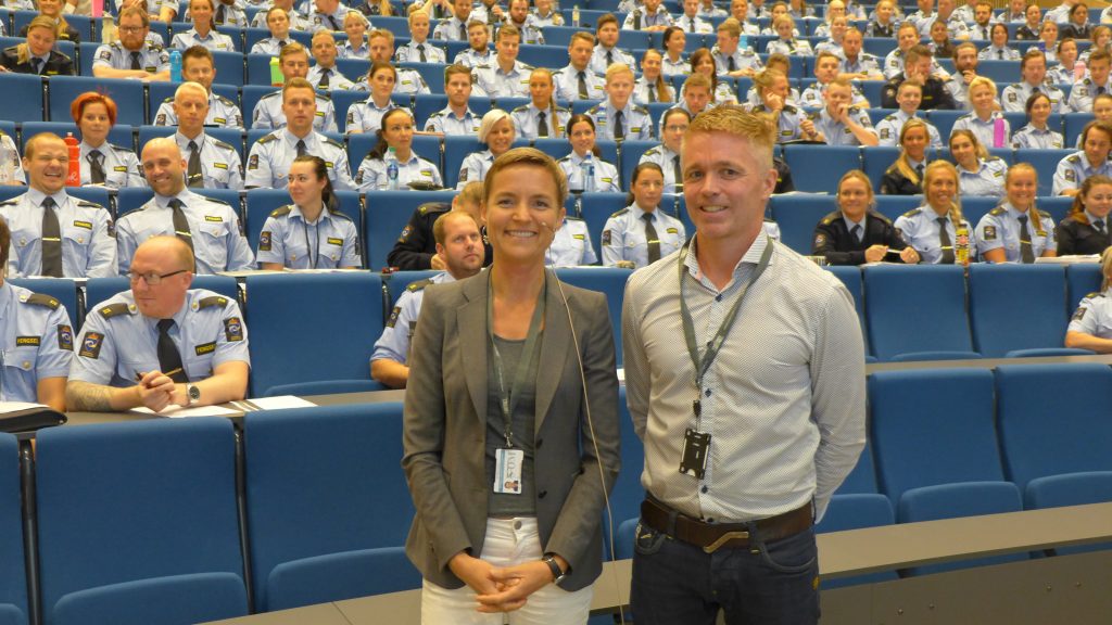 Helga Fastrup Ervik og Knut Evensen etter foredraget på KRUS.