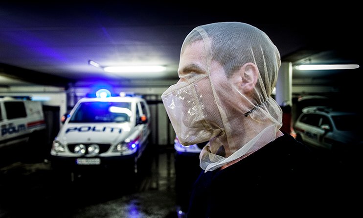 Bildet viser en spytthette som benyttes av norsk politi.