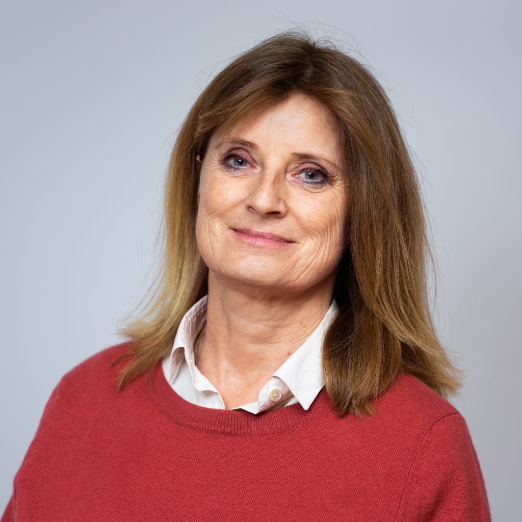 Hanne Harlem rød genser